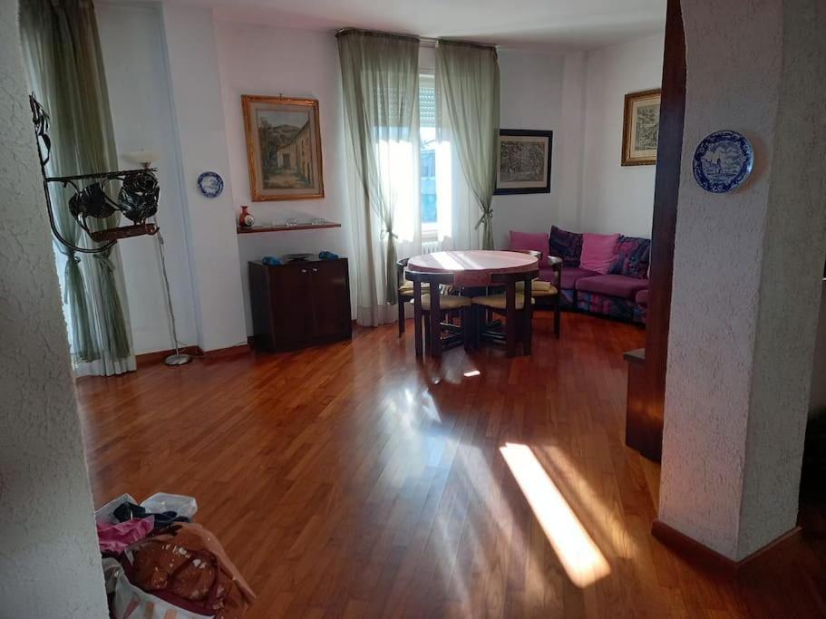 Casa Lola Appartement Livorno Buitenkant foto